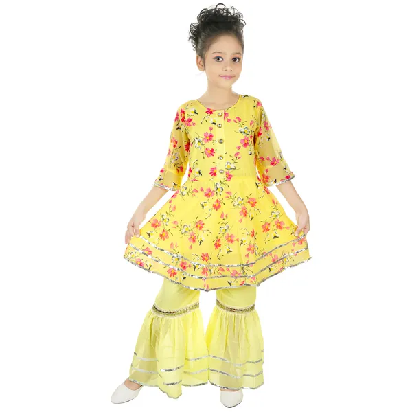 https://d1311wbk6unapo.cloudfront.net/NushopCatalogue/tr:f-webp,w-600,fo-auto/EMBROIDERY SHARARA YELLOW_1682511363174_o5hfidvb8tra1zt.jpg__LAVISH CLUB